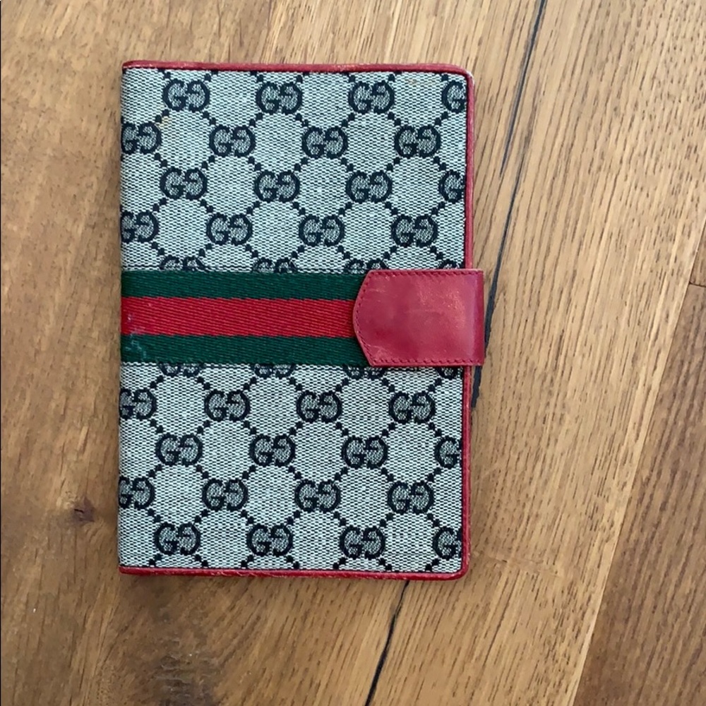 Gucci passport wallet